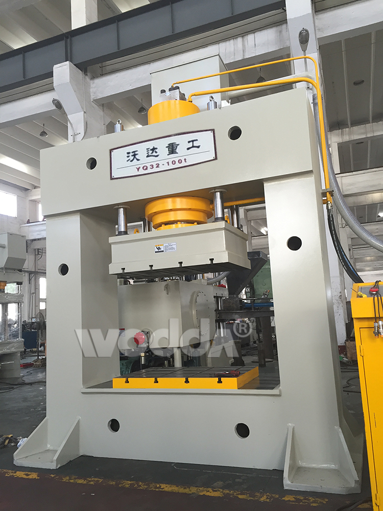 200噸大跨徑龍門液壓機 200噸大跨徑龍門液壓機