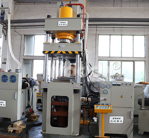 200噸四(si)柱拉伸(shēn)液壓機(ji)-200噸拉伸(shēn)機