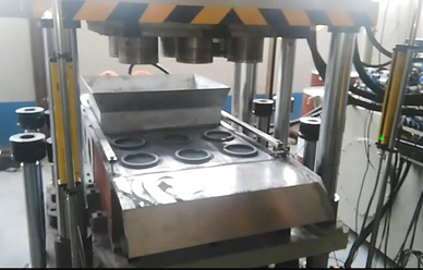 120噸四柱(zhu)四梁粉末伺(sì)服成型液壓(yā)機