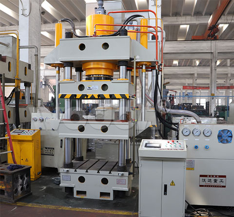 500噸四梁四柱液(ye)壓機