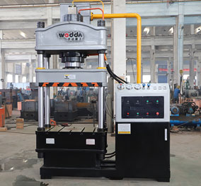 200噸(dun)四柱油(yóu)壓機