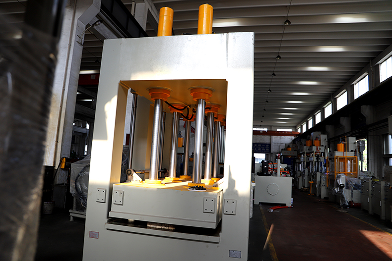 建築隔溫新型材料成型機