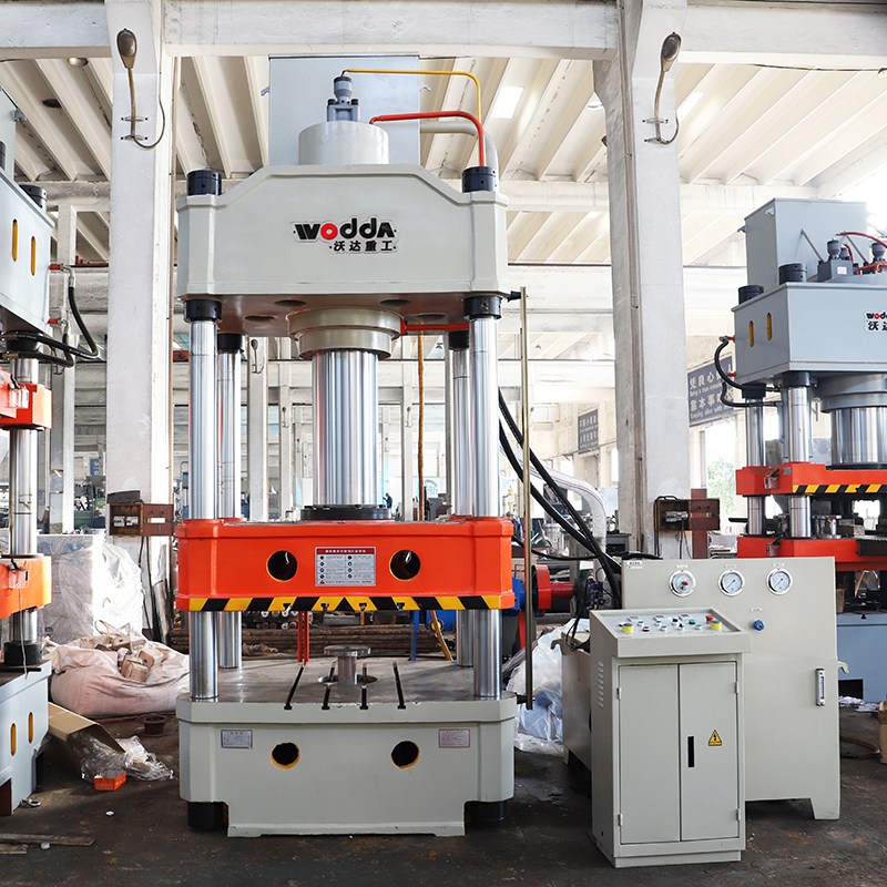 三梁四柱液壓機 三梁四柱液壓機