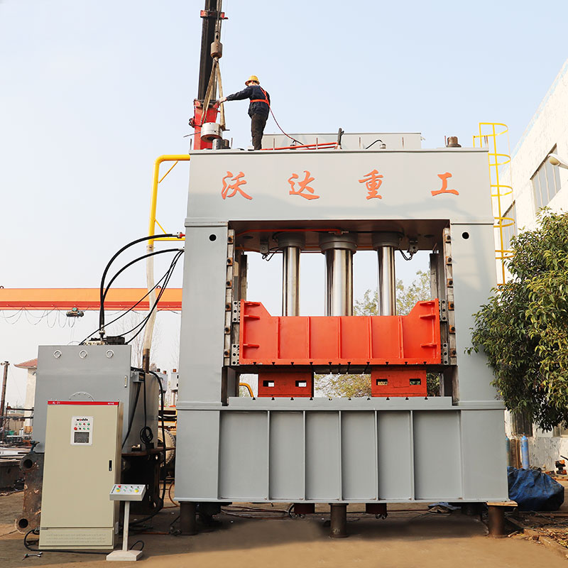 800噸框架式液(yè)壓機