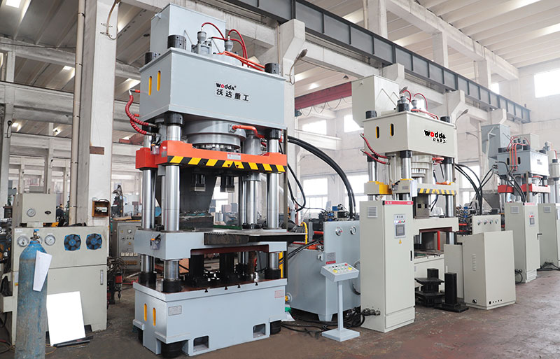 630噸(dūn)牛羊舔磚液(ye)壓機鹽磚機(ji)視頻