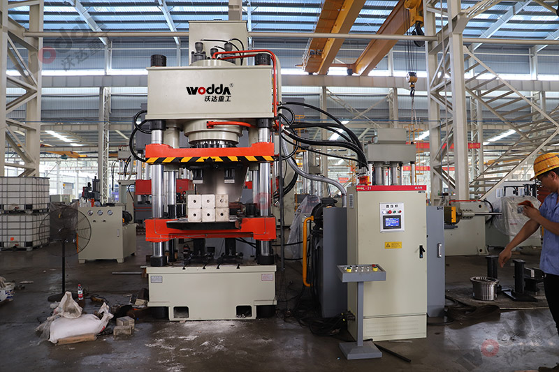 500噸鹽磚壓塊機 500噸鹽磚壓塊機