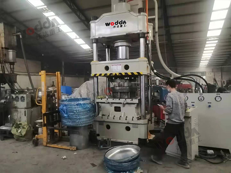 315噸汽車水箱拉伸液壓機 315噸汽車水箱拉伸液壓機