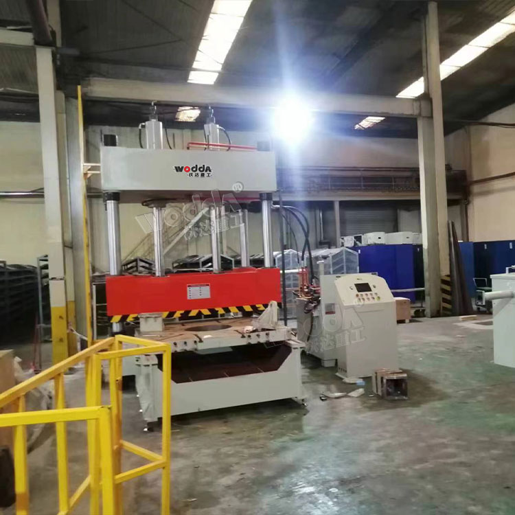 輪胎模具試驗機客戶車間現場 輪胎模具試驗機客戶車間現場