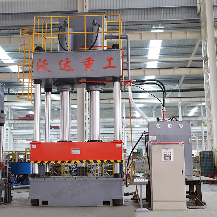 800噸U型複合樹脂排水溝成型液壓機車間實拍圖 800噸U型複合樹脂排水溝成型液壓機車間實拍圖