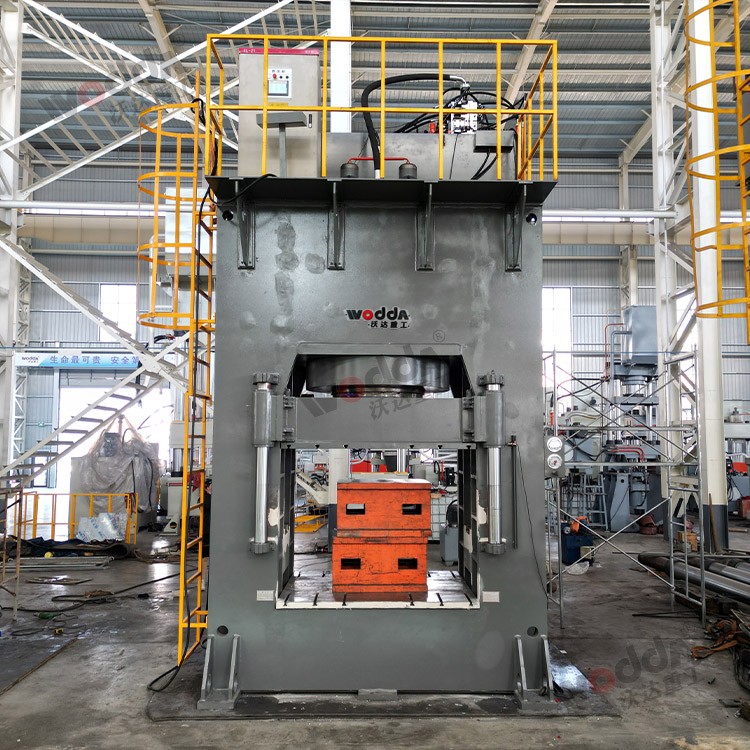 1800噸框架式木屑托盤液壓機 1800噸框架式木屑托盤液壓機