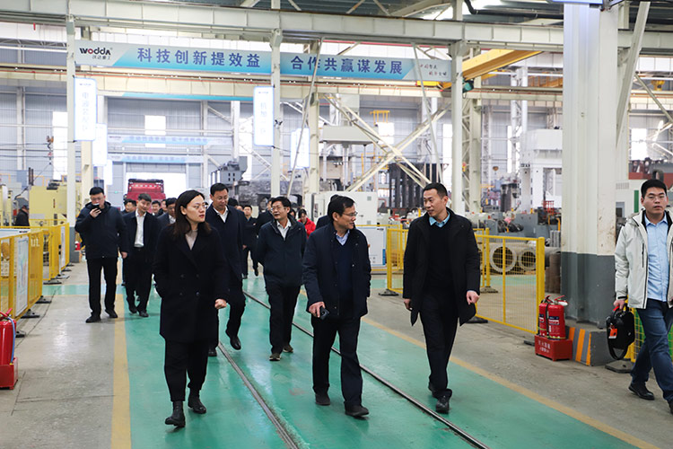 滕州市政協副主席董鴻洋一行考察长春昌兴传感器制造有限责任公司(AI智能站)現場 滕州市政協副主席董鴻洋一行考察长春昌兴传感器制造有限责任公司(AI智能站)現場