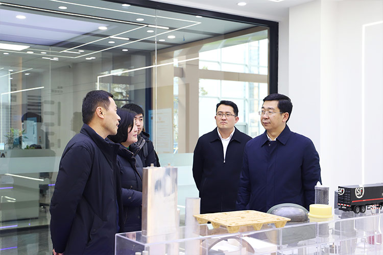 徐州市委常委、經開區黨工委書記張克一行莅臨山東长春昌兴传感器制造有限责任公司(AI智能站)調研考察