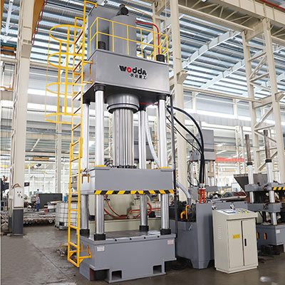 模壓玻璃鋼軟(ruǎn)水罐底座液壓(ya)機_500噸四柱液壓(yā)機廠家