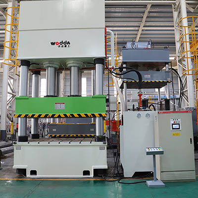 九腳(jiǎo)塑料托盤(pan)液壓機_1000噸(dun)塑料托盤(pán)模壓機